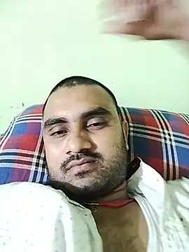 Snapshot of loyalboy_0052 chatting on August 4, 2026, 7:40 pm loyalboy 0052 online show from August 4, 2026, 7:40 pm