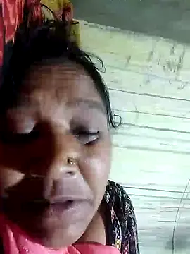 Snapshot of Loomaraj chatting on February 27, 2026, 8:41 pm Loomaraj online show from February 27, 2026, 8:41 pm