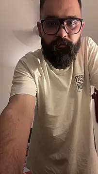 Snapshot of beerboy2222 chatting on May 29, 2026, 6:14 pm beerboy2222 online show from May 29, 2026, 6:14 pm