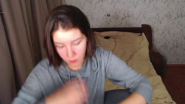 Snapshot of AdelMauds chatting on February 17, 2026, 6:16 pm AdelMauds online show from February 17, 2026, 6:16 pm