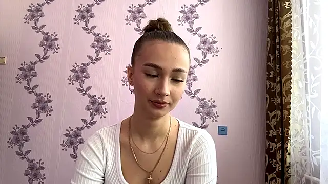 Snapshot of LacieHelaire chatting on February 27, 2026, 7:30 am LacieHelaire online show from February 27, 2026, 7:30 am