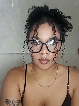 BrianaSweetxxx online show from April 16, 2026, 3:51 am