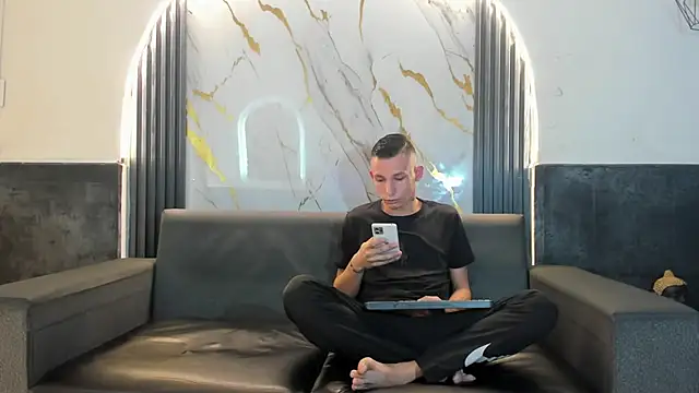 Isaak 26 online show from March 14, 2026, 11:38 am