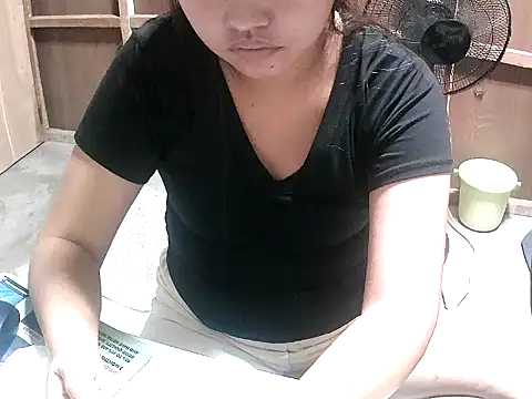 Snapshot of Cloudette_17 chatting on February 22, 2026, 8:28 am Cloudette 17 online show from February 22, 2026, 8:28 am