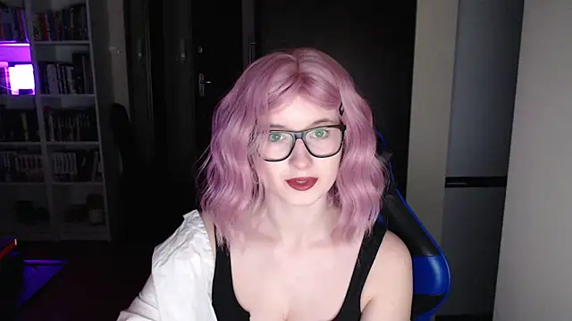 LunaXcherry online show from March 23, 2026, 5:35 pm