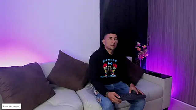 morganandmegan01 online show from February 11, 2026, 11:43 am