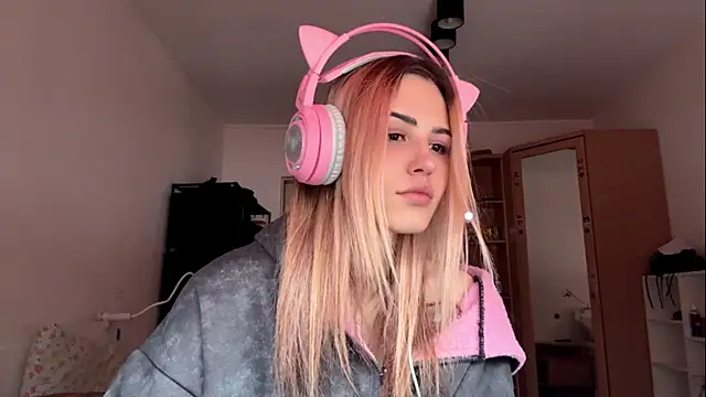 Snapshot of Evva_mayy chatting on February 10, 2026, 7:40 am Evva mayy online show from February 10, 2026, 7:40 am