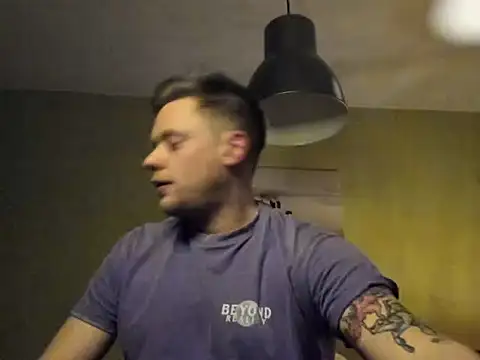 maya tom2002 online show from February 22, 2026, 2:36 am