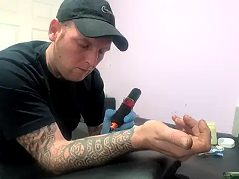 dave32000 online show from February 19, 2026, 9:23 pm