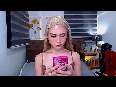 JuicyCockThea online show from April 29, 2026, 6:14 pm