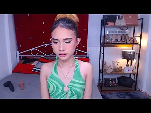 Snapshot of JuicyCockThea chatting on February 10, 2026, 8:02 am JuicyCockThea online show from February 10, 2026, 8:02 am