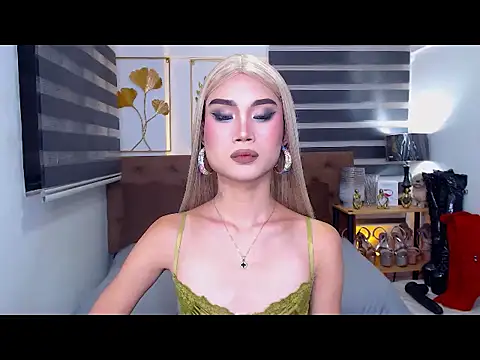 Snapshot of JuicyCockThea chatting on June 16, 2026, 10:59 am JuicyCockThea online show from June 16, 2026, 10:59 am
