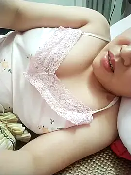 Strawberry-wet online show from May 10, 2026, 5:48 pm