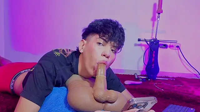 Snapshot of max_femboy chatting on May 28, 2026, 10:04 pm max femboy online show from May 28, 2026, 10:04 pm