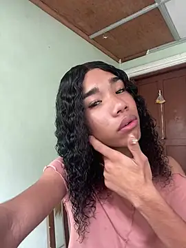 Queenoflustx online show from August 4, 2026, 5:56 am