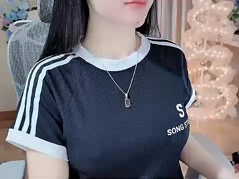 Snapshot of Agnelyn___ chatting on July 22, 2026, 12:07 pm Agnelyn online show from July 22, 2026, 12:07 pm