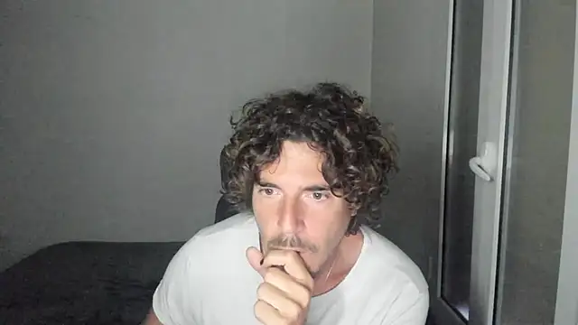 joaquin420 hot online show from April 13, 2026, 5:33 am