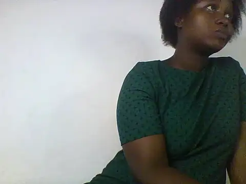 Snapshot of shyNia chatting on March 4, 2026, 1:41 pm shyNia online show from March 4, 2026, 1:41 pm