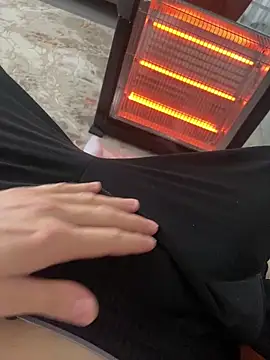 Snapshot of fenasixx chatting on February 25, 2026, 11:43 am fenasixx online show from February 25, 2026, 11:43 am