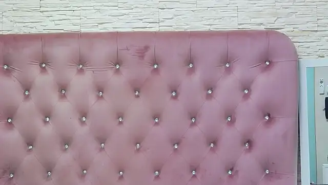 Snapshot of PeachyElla26 chatting on February 16, 2026, 1:32 pm PeachyElla26 online show from February 16, 2026, 1:32 pm