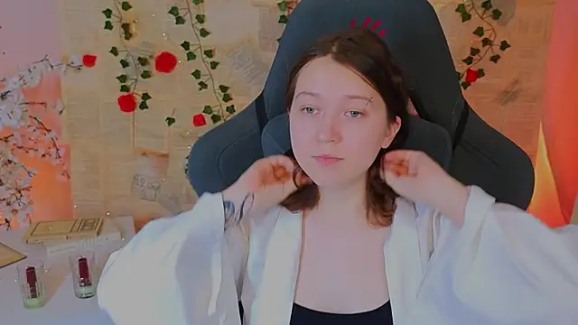 Snapshot of MmollyMay chatting on February 14, 2026, 10:26 am MmollyMay online show from February 14, 2026, 10:26 am