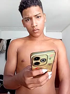 Xavier xxhot online show from February 18, 2026, 3:19 pm