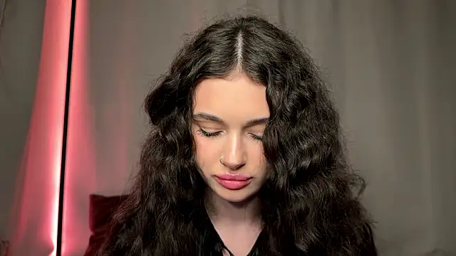 Moonfaairy online show from March 11, 2026, 7:52 pm