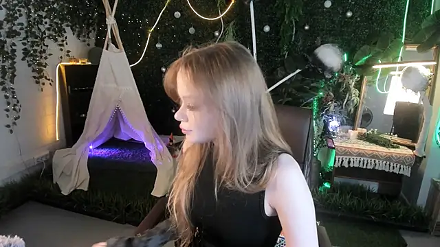 AmyNox online show from July 4, 2026, 9:15 am