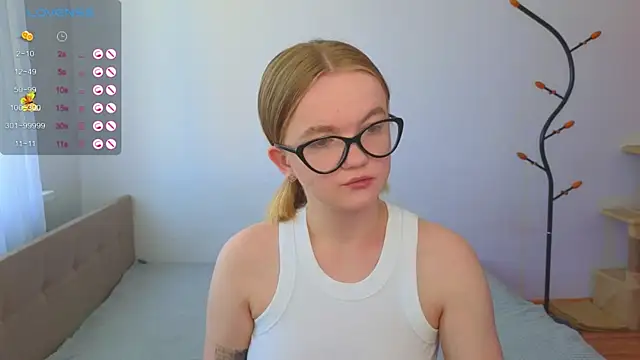 Snapshot of StellaBunny chatting on July 1, 2026, 4:35 am StellaBunny online show from July 1, 2026, 4:35 am