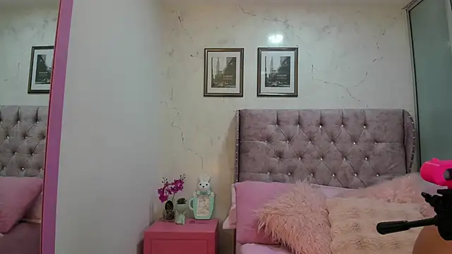 LuciadelaVega online show from February 26, 2026, 11:32 am