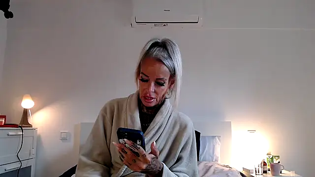 Sophie-Logan-Ink online show from April 12, 2026, 3:15 pm