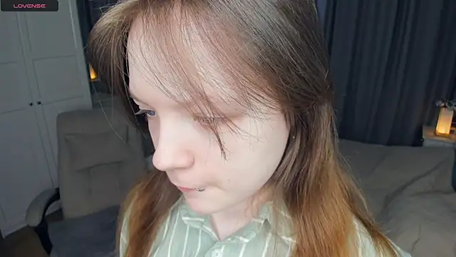 LavenderMitten online show from April 10, 2026, 5:36 am