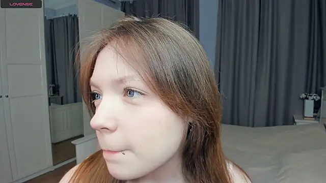 LavenderMitten online show from April 12, 2026, 6:05 am