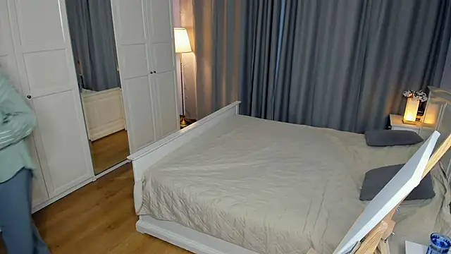 Snapshot of LavenderMitten chatting on February 26, 2026, 5:18 am LavenderMitten online show from February 26, 2026, 5:18 am