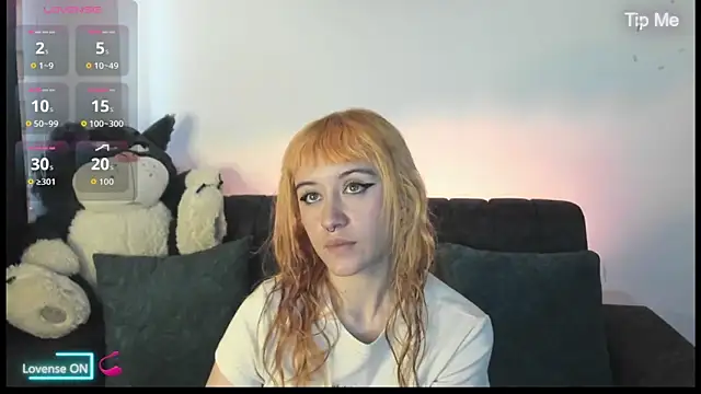Snapshot of velmoon chatting on June 10, 2026, 6:42 pm velmoon online show from June 10, 2026, 6:42 pm