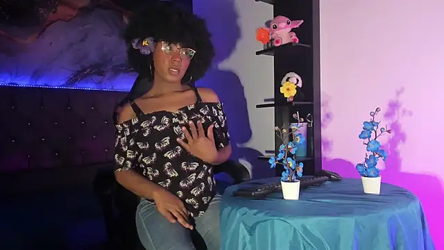 CataleyaMoon  online show from May 28, 2026, 7:42 pm