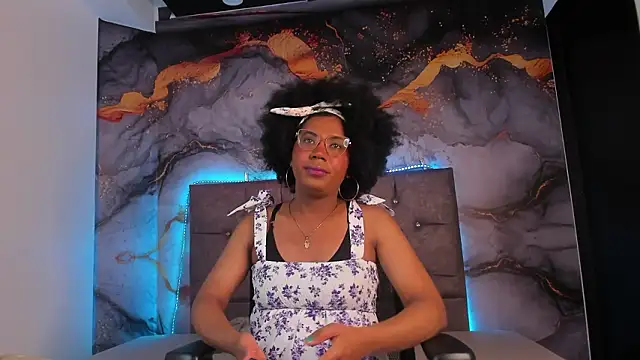 Snapshot of CataleyaMoon_ chatting on February 10, 2026, 8:08 pm CataleyaMoon online show from February 10, 2026, 8:08 pm