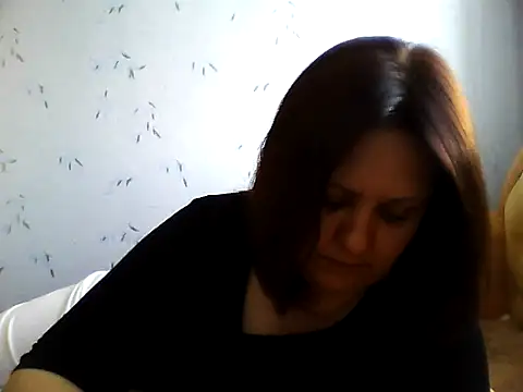 LockyCharm111 online show from June 16, 2026, 4:07 pm