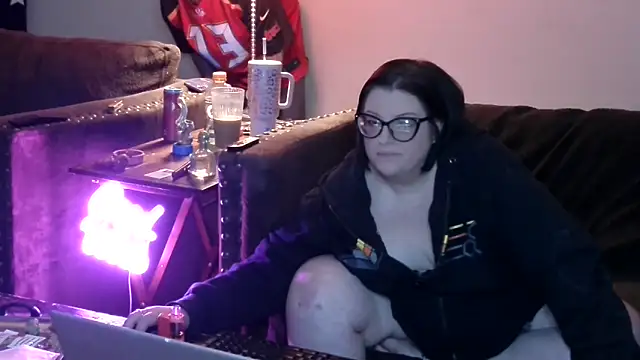 FreaksOffALeash3261 online show from February 23, 2026, 7:20 am