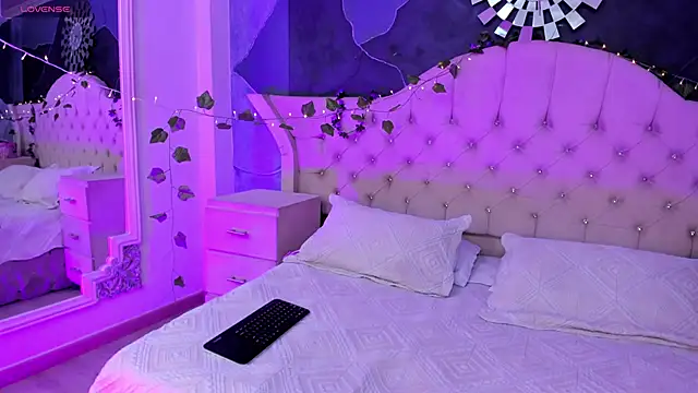 DulcePrince  online show from April 2, 2026, 1:29 pm