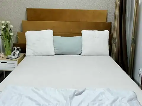 KattyBlairx online show from April 4, 2026, 3:35 am