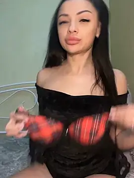 Snapshot of Layana_Ro chatting on February 21, 2026, 5:15 pm Layana Ro online show from February 21, 2026, 5:15 pm