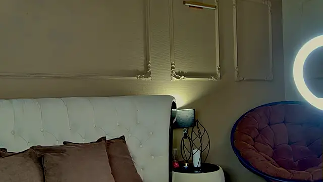 YourSweetArya online show from April 13, 2026, 3:16 pm