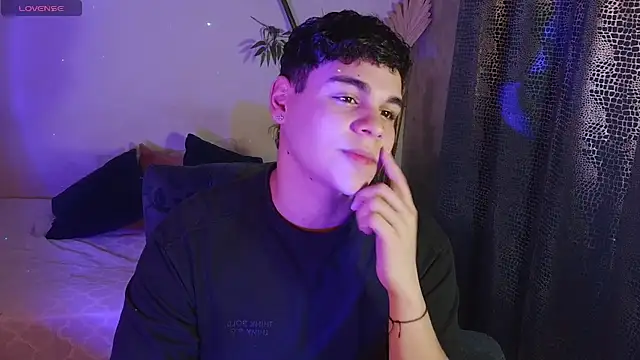 eithan jonnes online show from February 22, 2026, 9:27 pm