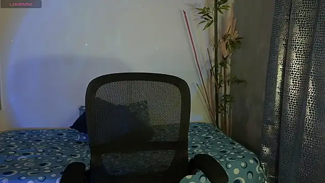 eithan jonnes online show from February 25, 2026, 10:53 pm