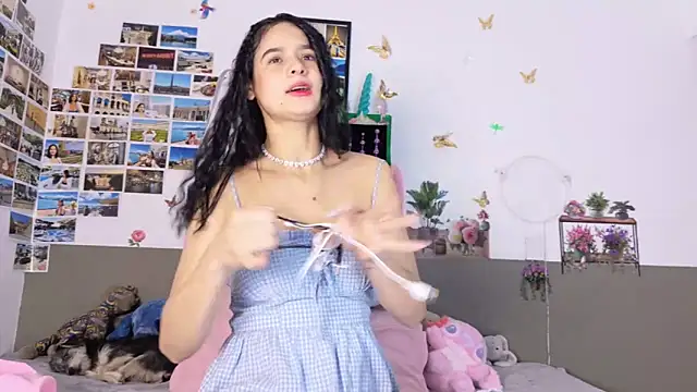 Snapshot of catalina_santana4 chatting on May 24, 2026, 4:56 am catalina santana4 online show from May 24, 2026, 4:56 am