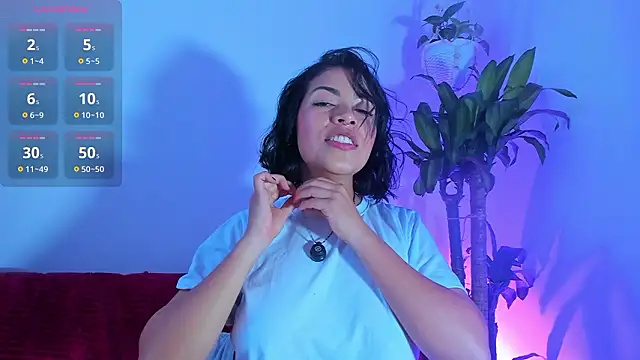 Snapshot of sara-jules chatting on February 25, 2026, 11:32 am sara-jules online show from February 25, 2026, 11:32 am