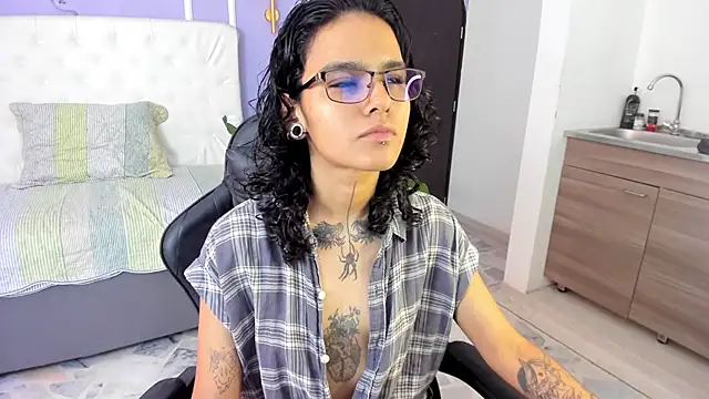 Snapshot of Julianne_7 chatting on February 20, 2026, 1:57 pm Julianne 7 online show from February 20, 2026, 1:57 pm