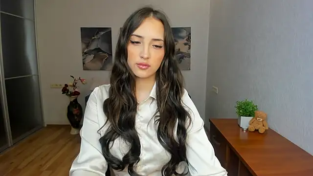 Effy Royse online show from July 10, 2026, 5:40 am