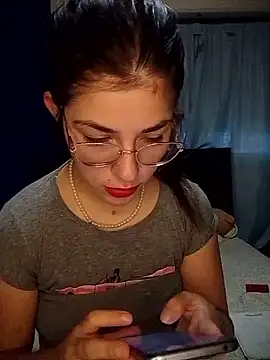 Snapshot of Luna33- chatting on March 3, 2026, 10:17 pm Luna33- online show from March 3, 2026, 10:17 pm